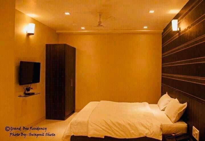 Hotel Grand Bee Residency Bhiwandi Buitenkant foto